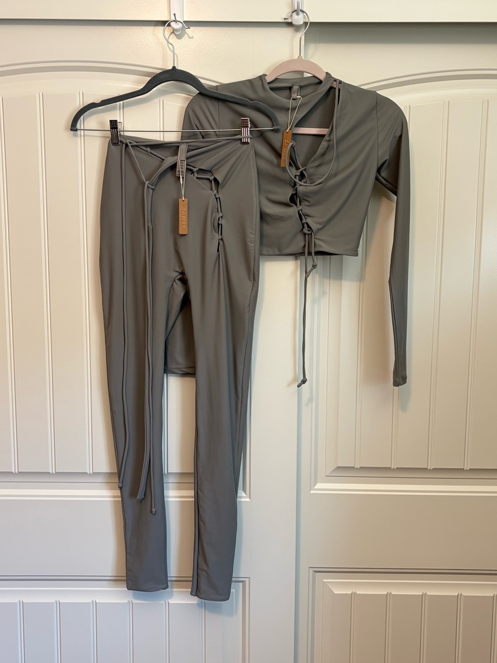 SKIMS Chrome lace-up long-sleeve top and ankle leggings, grey NWT size small